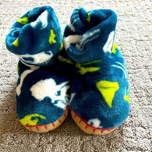 Hatley Cozy Blue Dinosaur slippers size 9/10 toddler